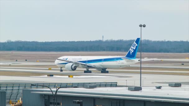 All Nippon Airways Ana Boeing 777 Taxi Aeroporto Internazionale Washington — Video Stock