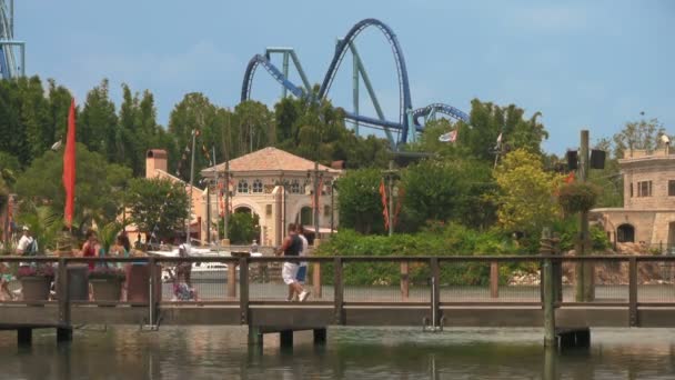 Onherkenbaar Thema Park Bezoekers Seaworld Adventure Park Orlando Florida Wandelen — Stockvideo