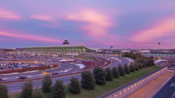 Mezinárodní Letiště Washington Dulles Timuplynout Provozem Vozidla Vstupujících Budovy Iconic — Stock video