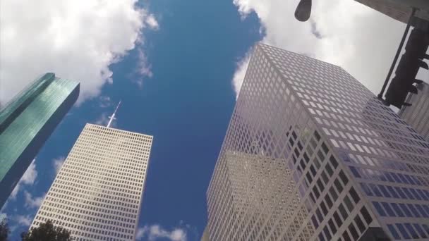 Houston Texas Při Pohledu Vysoké Centrum Mrakodrapů Slunečného Dne Bílými — Stock video