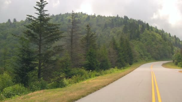 Tranquilo Blue Ridge Parkway Sin Actividad Vehicular Las Montañas Blue — Vídeos de Stock