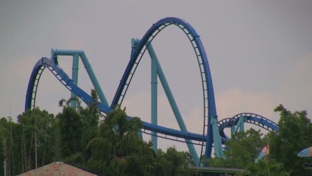 Manta Flying Rollercoaster Seaworld Adventure Park Orlando Florida Takes Big — Stock Video