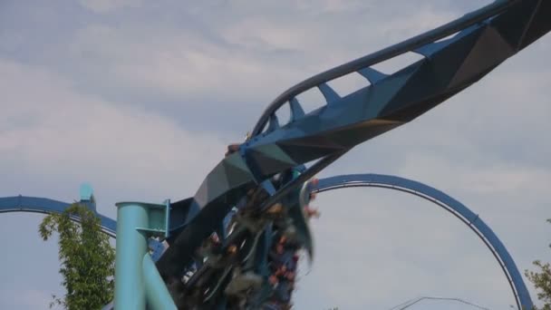 Manta Flying Steel Roller Coaster Seaworld Adventure Park Orlando Florida — Video Stock