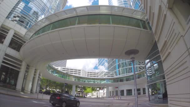 Houston Texas Circular Skywalk Centrum Enron Energy Building Samochodami Jazdy — Wideo stockowe