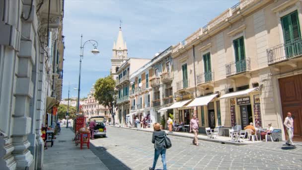 Turistler Locals Ile Messina Italya Sicilya Sokak Sahnesi Yerel Kafeler — Stok video