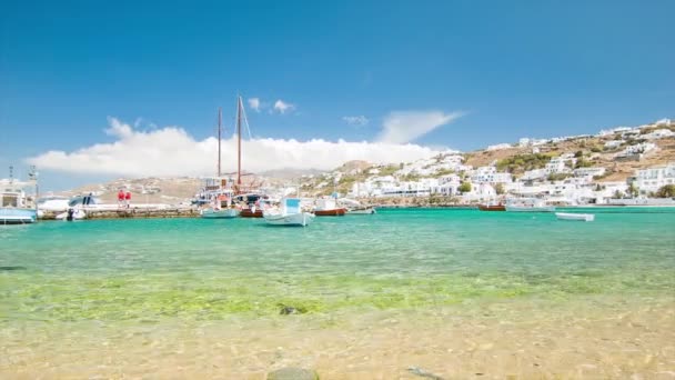 Παλιό Λιμάνι Της Μυκόνου Στο Δημοφιλές Ελληνικό Νησί Προορισμός Ψαρόβαρκες — Αρχείο Βίντεο