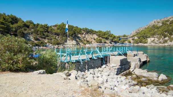 Felsstrand Der Anthony Quinn Bucht Auf Rhodes Insel Griechenland Mit — Stockvideo