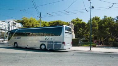 Atina Yunanistan Kentrikos Tomeas Athinon Tarihi Simgesel Yapı Heykeli Antik Kent'te Geçen Otobüsler ve Sokak Trafiği ile