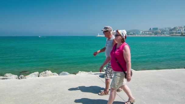 Kusadasi Turecko Navštěvující Turisty Nábřeží Egejském Moři Pobřeží Egejského Moře — Stock video