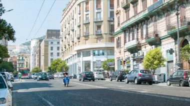 Napoli İtalya Napoli City Street Scene Araçlar Ile Parke Taşı Üzerinde Sunny Day Tarihi İtalyan City Sürüş