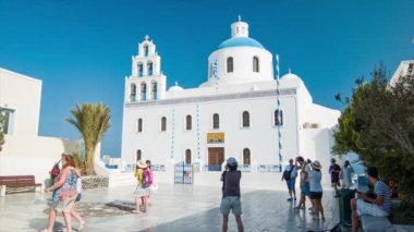 Ekklisia Panagia Platsani Kilisesi Oia Town Santorini Adası Yunanistan Tarihi Yunan Landmark de Ziyaretçi Turistler ile