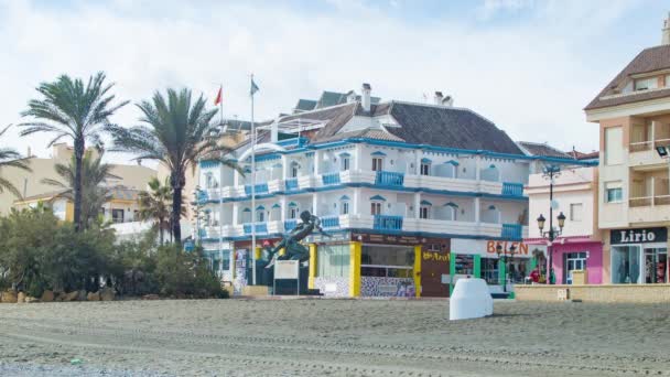 德拉杜克萨港西班牙海滨场景在马尼尔瓦萨比尼利亚斯地中海南部西班牙度假胜地海滩镇 — 图库视频影像