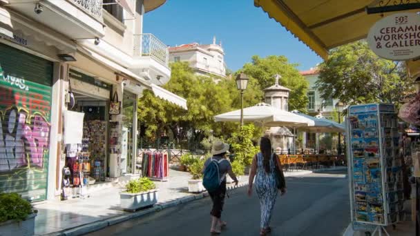 Atenas Grecia Compras Calle Los Turistas Monumento Corágico Lysicrates Plaka — Vídeos de Stock