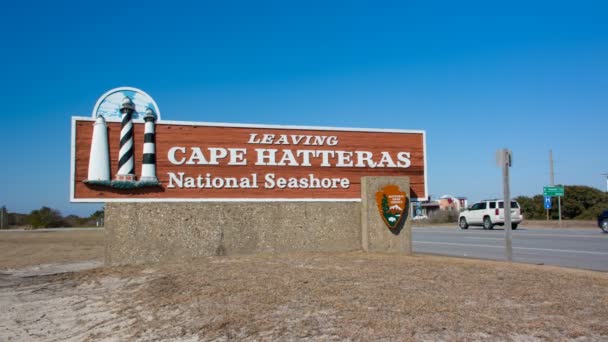 Saliendo Del Cabo Hatteras National Seashore Sign Nags Head Día — Vídeo de stock