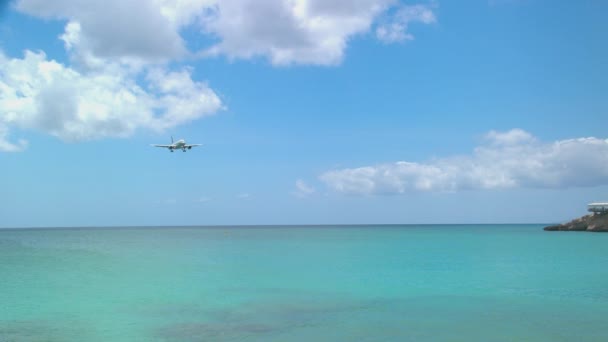 Philipsburg Maarten American Airlines Airbus A319 Jet Landing Aeroporto Internacional — Vídeo de Stock