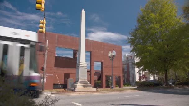 Wilmington Ann Carter Harrelson Center Centro Cidade Com Tráfego Veículos — Vídeo de Stock