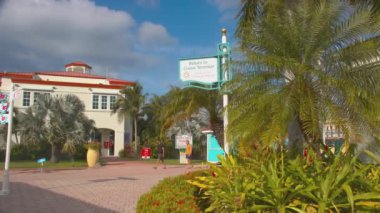 Philipsburg St. Maarten Popüler Destinasyonda Canlı Karayipler Doğa Sahnesi Boyunca Yürüyen Yolcularla Cruise Terminali Sign Port Sahnesine Dön