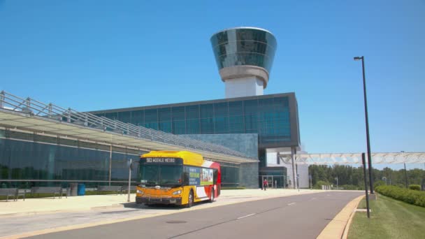 Washington Metro Bus Musée National Air Espace Udvar Hazy Center — Video