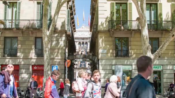 Entrada Museu Cera Rambla Barcelona España Con Turistas Caminando Por — Vídeos de Stock