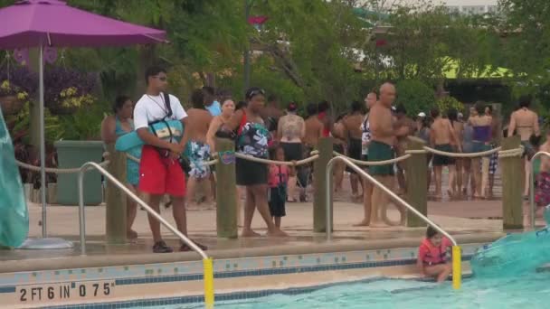 Des Images Personnes Passant Temps Dans Parc Aquatique — Video