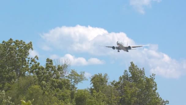 ワシントン Dcカタールボーイング777 300Erジェット旅客機ダレス国際空港Iadへの最終アプローチ — ストック動画