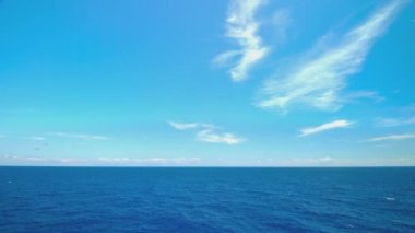 Pastoral Hava (Alt Üçüncü Sırasında Ufukta Beyaz Bulutlar ile Egzotik Su Yelken Deniz Yelken Seyir Gemiden Mavi Oceanscape Hareketli)