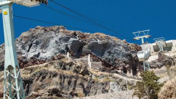 Santorini Greece Cablecar Going Steep Mountain Cliffs Transporting Tourists Cruise — Stock Video