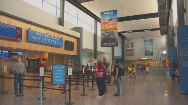 Divadlo New Yorku Smithsonian Národní Letecký Vesmírné Muzeum Udvar Hazy — Stock video