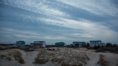Hızlı Hareketli Bulutlar ile Dusk Timelapse de Carolla Beach Nc Kum Tepeleri Üzerinde Dış Bankalar Emlak