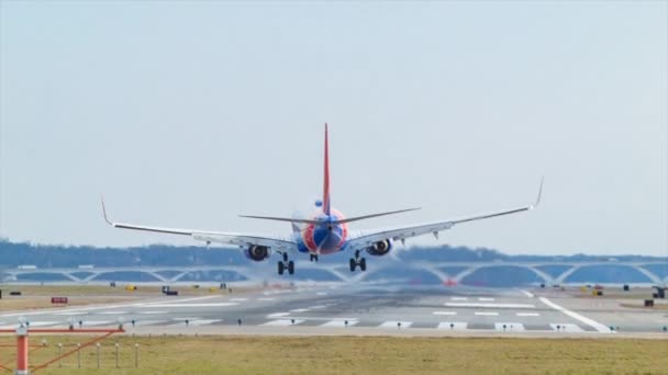 Filmagens Aterrissagem Avião Moderno Aeroporto — Vídeo de Stock