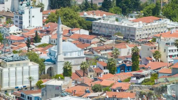 Kusadasi Turquía Mezquita Kaleici Ubicado Entre Densos Edificios Apartamentos Resort — Vídeos de Stock