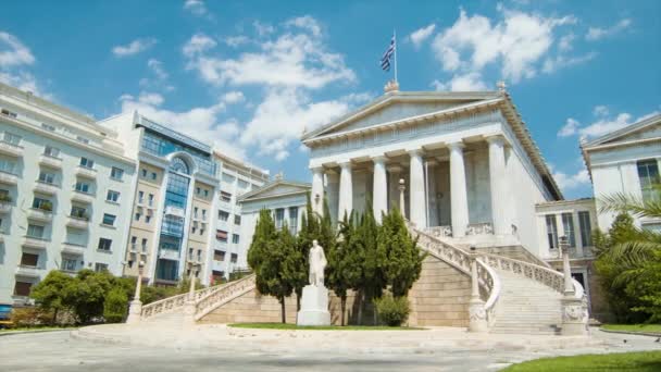 Biblioteca Nacional Grécia Atenas Dia Ensolarado Frente Edifício Histórico Mármore — Vídeo de Stock