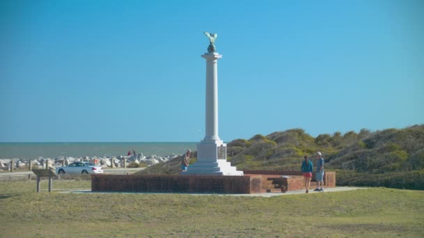 Fort Fisher State Historic Site Memorial Close People Visiting Civil — Stock Video