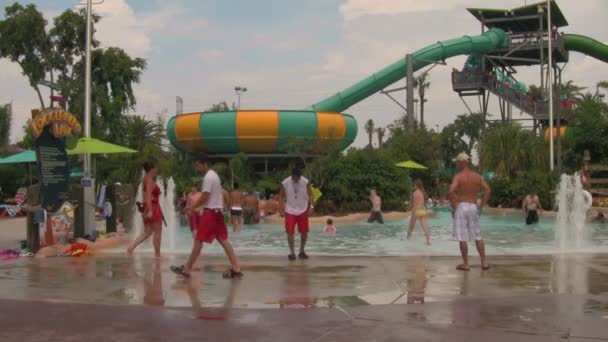 Des Images Personnes Passant Temps Dans Parc Aquatique — Video