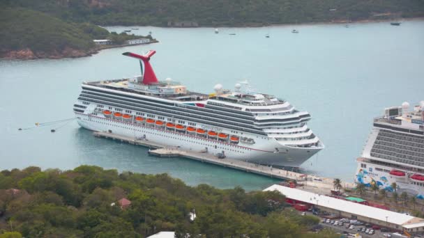 Thomas Virgin Islands Carnival Glory Navio Cruzeiro Atracado Charlotte Amalie — Vídeo de Stock