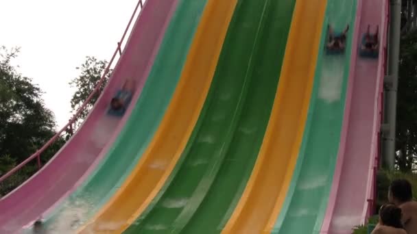 Des Images Personnes Passant Temps Dans Parc Aquatique — Video