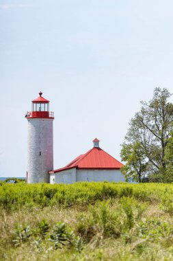 Kırmızı çatılı deniz feneri, Simcoe Adası