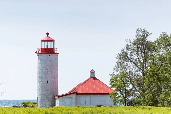 Kırmızı çatılı deniz feneri, Simcoe Adası