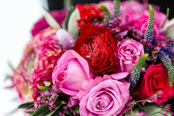 Bouquet de Roses rouges et roses — Photo