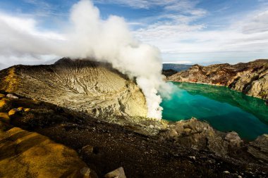 Yanardağ Ijen krater bir atış