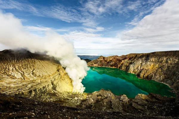 Střela z kráteru sopky Ijen Stock Fotografie