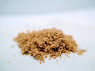 kişniş toz beyaz zemin üzerine izole