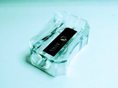 Beyaz arka planda izole shopner