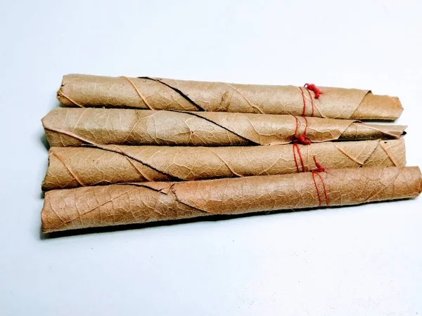 Indische Bidi Oder Dünne Zigarre Isoliert Auf Weißem Hintergrund — Stockfoto
