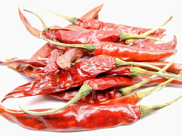 Een Foto Van Dry Red Chili Geïsoleerd Witte Achtergrond — Stockfoto