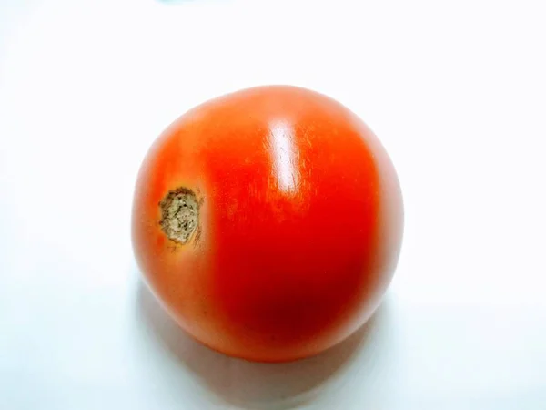 Sebuah Gambar Tomat Terisolasi Pada Latar Belakang Putih — Stok Foto