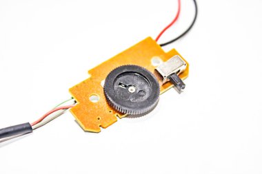 Elektrikli hoparlörlerin resmi