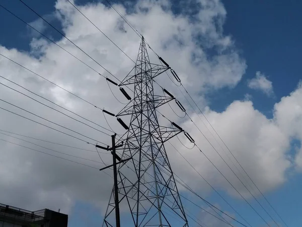 Een Schilderstuk Van Elektrische Toren Met Lucht Achtergrond — Stockfoto