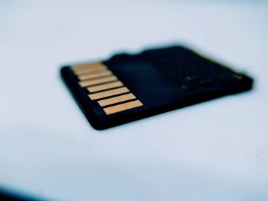 Seçili odaklı bir hafıza kartı resmi