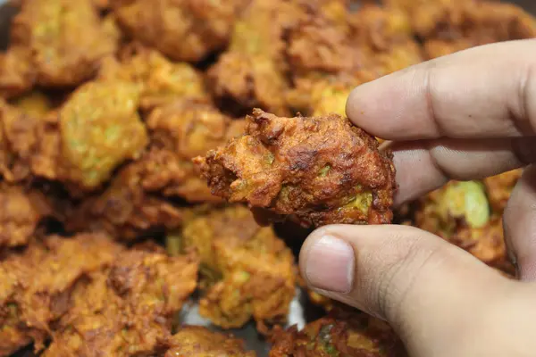 Pakora Vagy Pakoda Egy Hagyományos Népszerű Indiai Vegetáriánus Snack — Stock Fotó